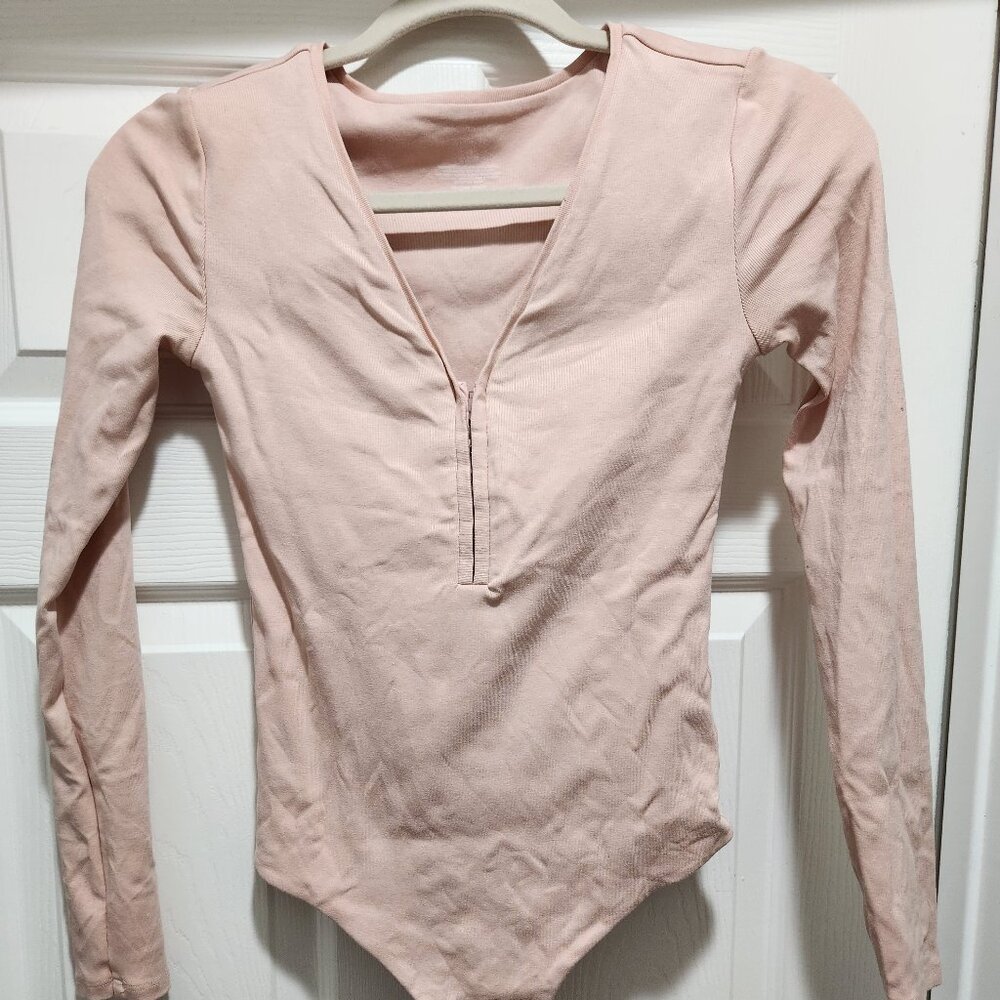 Nuuds Ribbon V-Neck Bodysuit